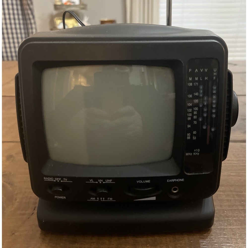 Vintage Spectra 5" Portable Black & White TV With‎ AM/FM Radio